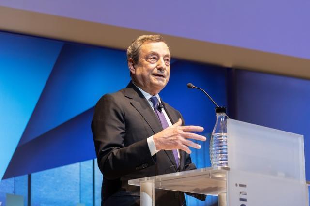 Draghi “Qui perchè lo chiedono italiani, va ricostruito patto fiducia”