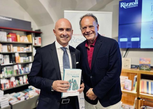 “Respirare aria pulita”, l’inquinamento indoor nel libro di Andrea Casa