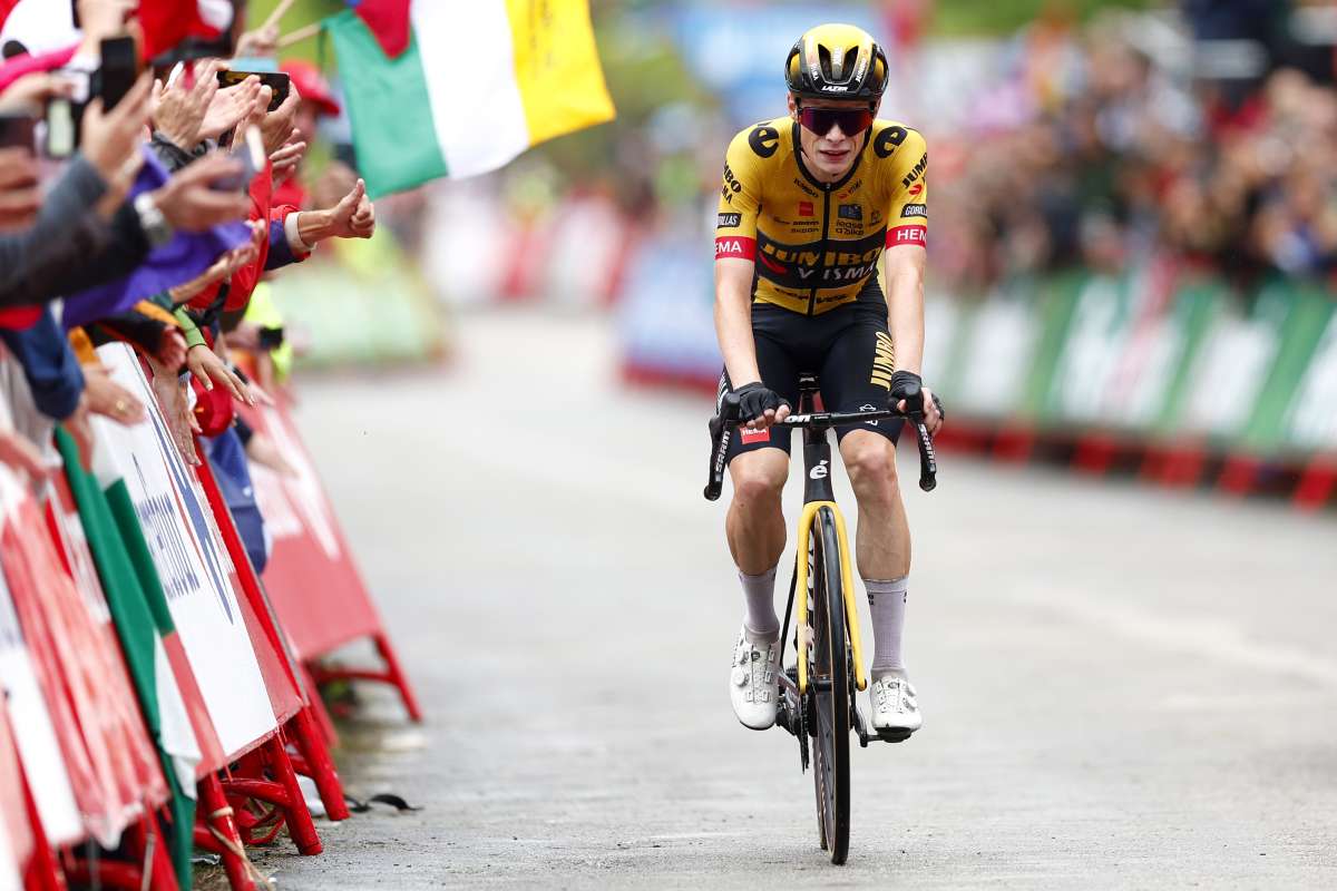 Vingegaard batte Pogacar in volata al Tour de France