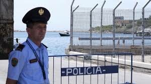 Già operativi due centri migranti in Albania