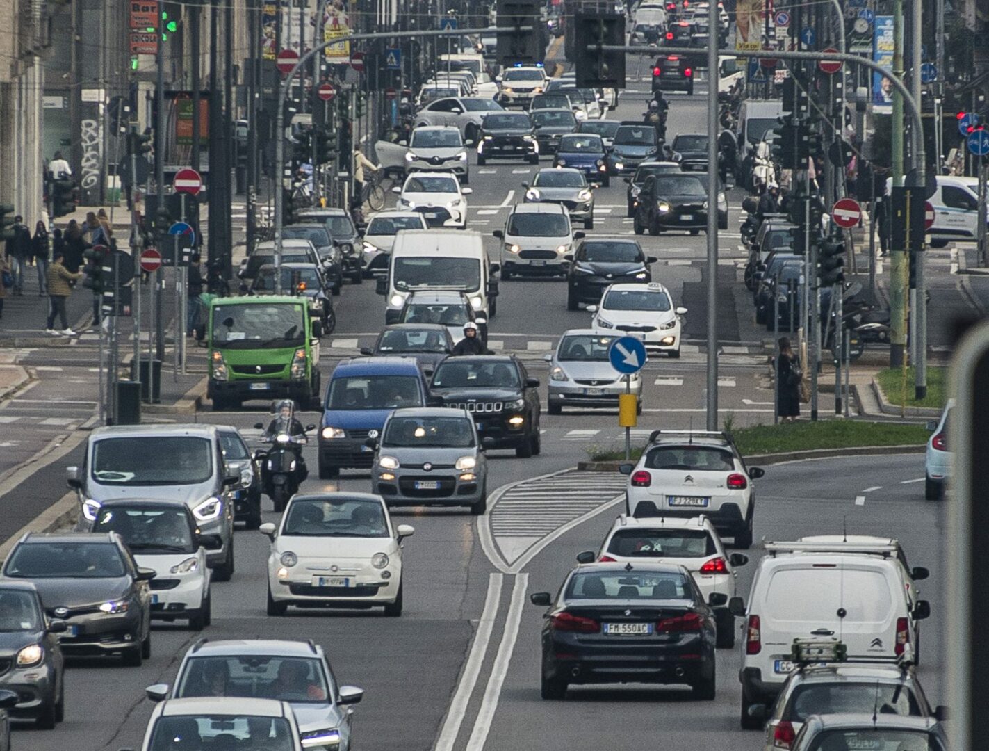 A novembre in calo il mercato dell’auto